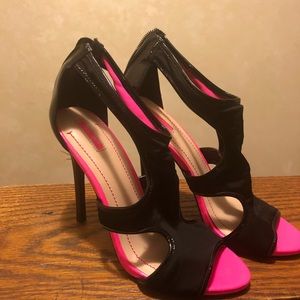 BCBG  Paris Black & HOT pink Heels